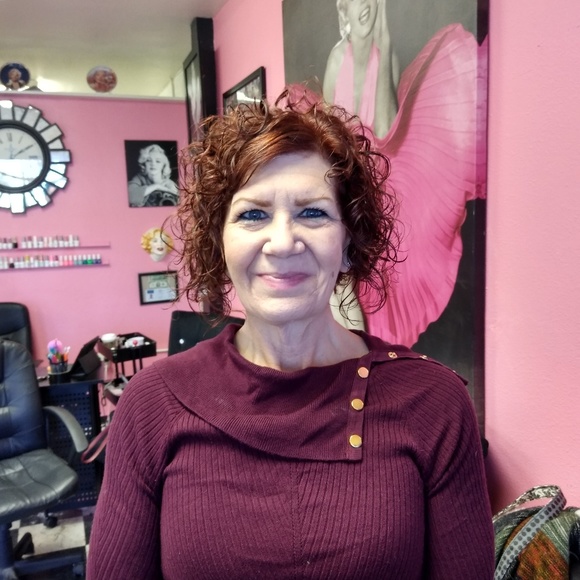 Meet your Posher, Patricia - Picture 2 of 2